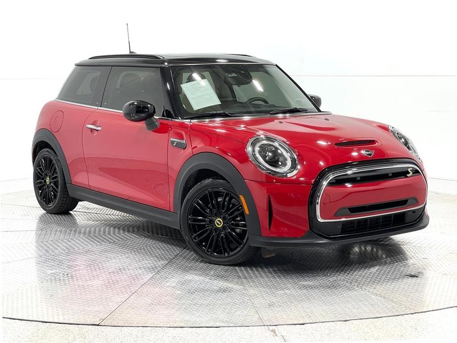 used 2023 MINI SE Hardtop car, priced at $23,000