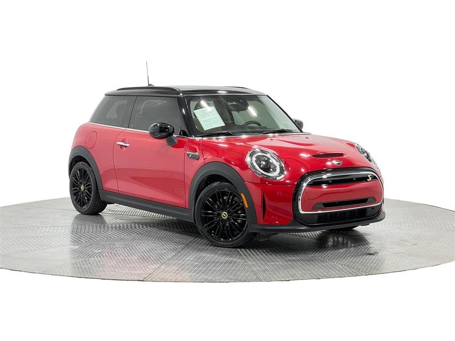 used 2023 MINI SE Hardtop car, priced at $23,000