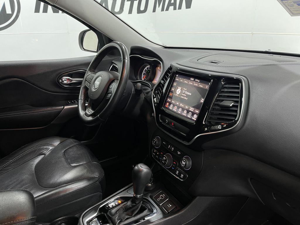 used 2019 Jeep Cherokee car, priced at $17,495