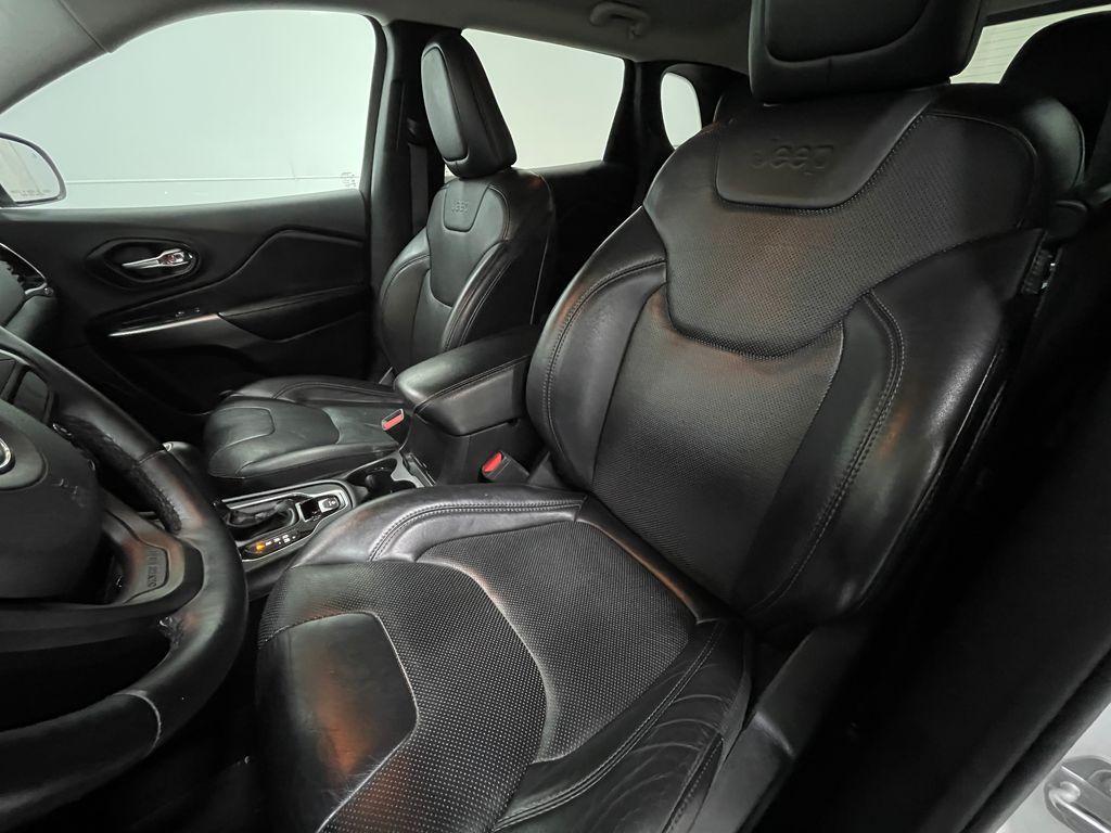 used 2019 Jeep Cherokee car, priced at $17,495