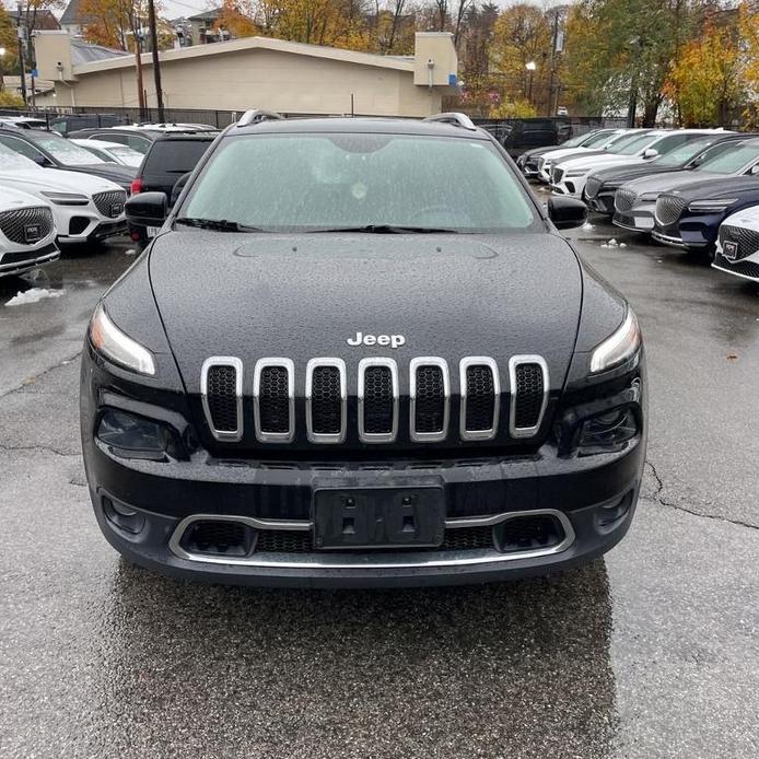 used 2018 Jeep Cherokee car, priced at $17,495