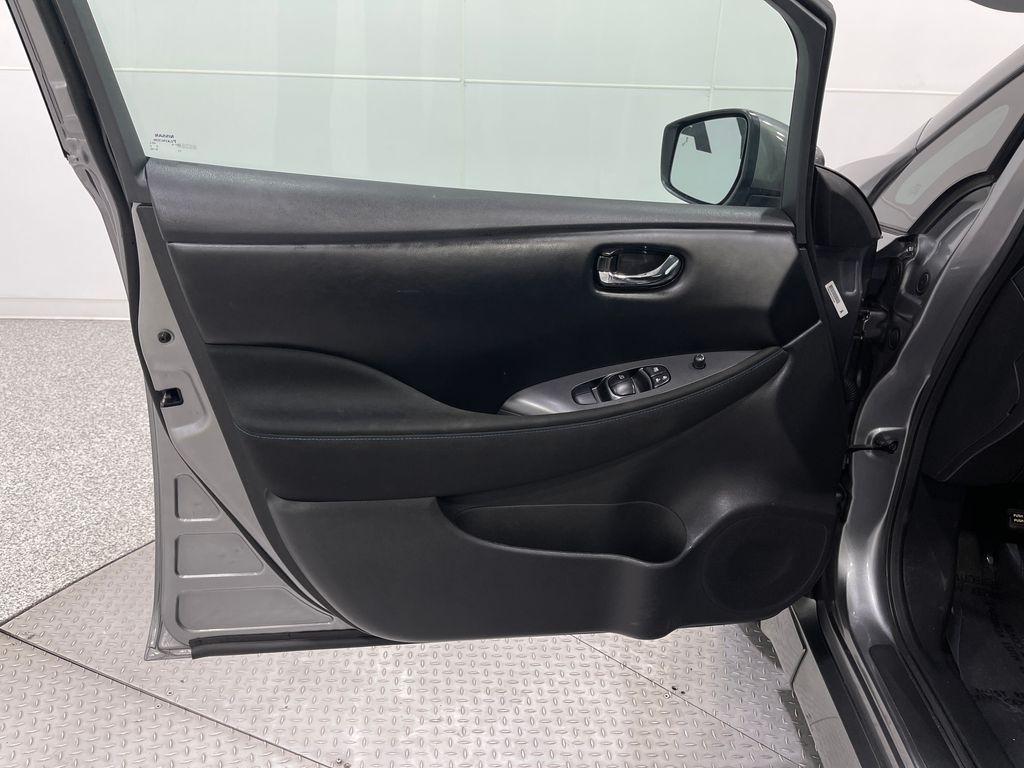 used 2022 Nissan Leaf car