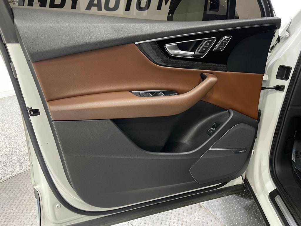 used 2018 Audi Q7 car, priced at $19,650