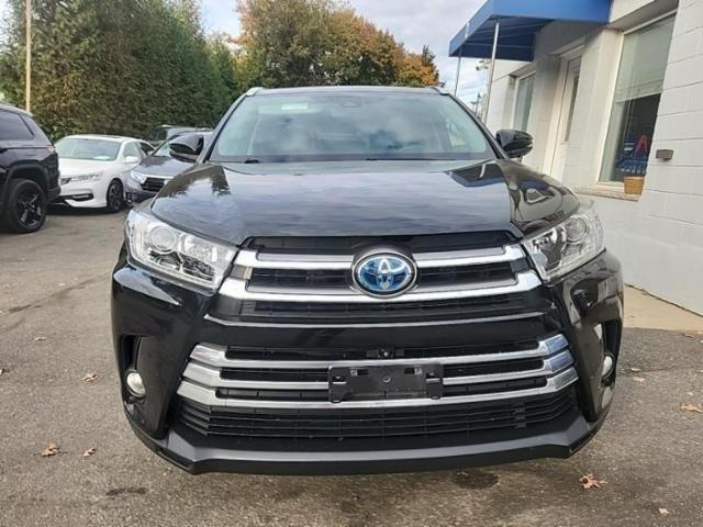 used 2017 Toyota Highlander Hybrid car, priced at $30,990