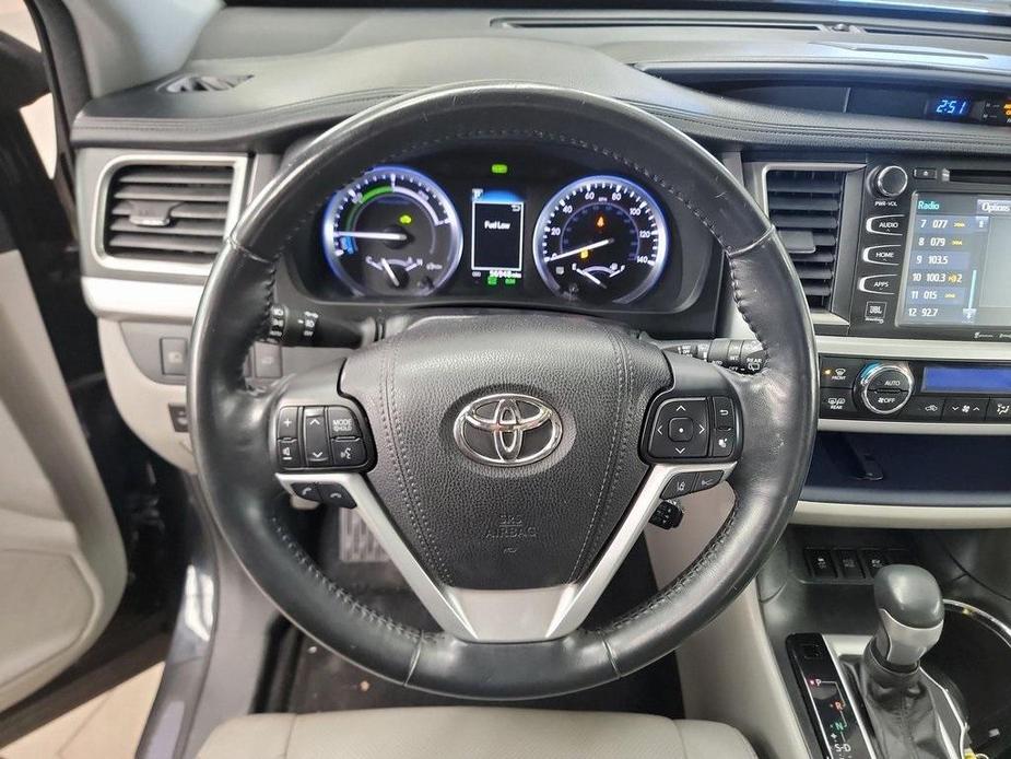 used 2017 Toyota Highlander Hybrid car, priced at $30,990