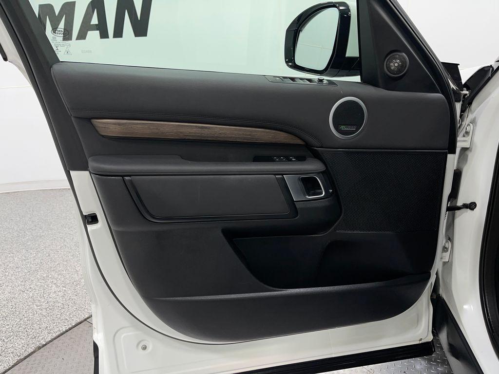 used 2019 Land Rover Discovery car, priced at $26,400