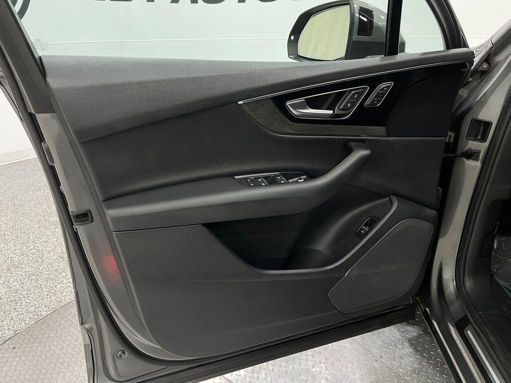 used 2017 Audi Q7 car, priced at $17,550