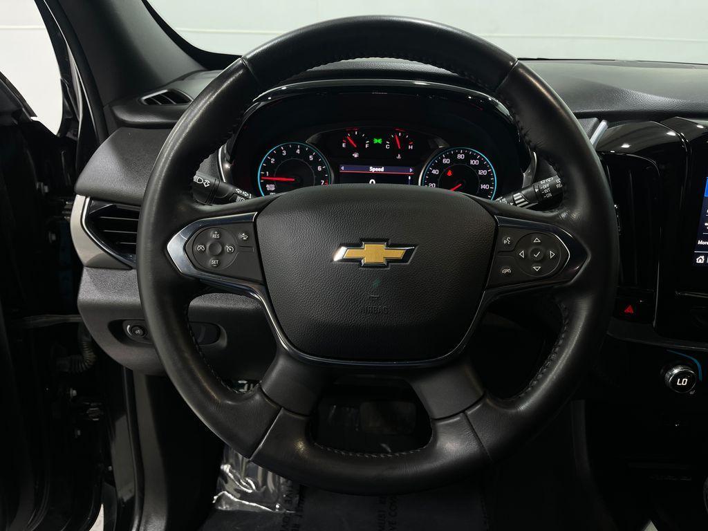used 2022 Chevrolet Traverse car, priced at $29,400