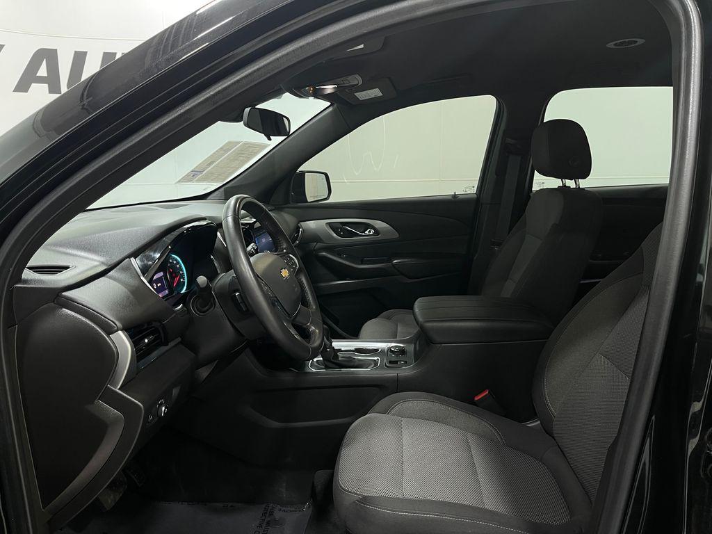 used 2022 Chevrolet Traverse car, priced at $29,400