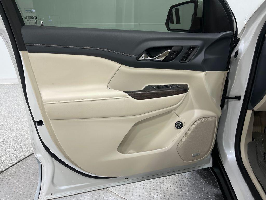 used 2021 GMC Acadia car, priced at $30,400