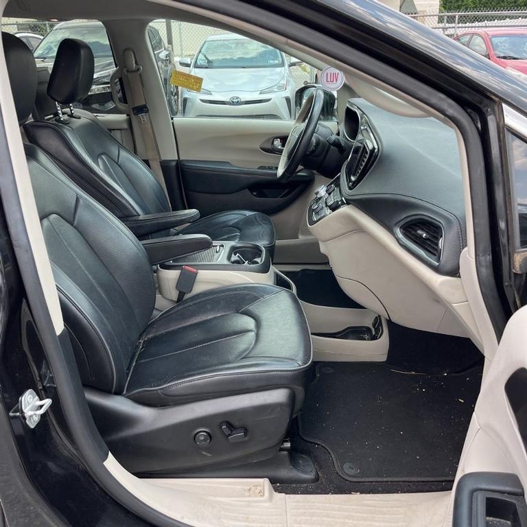 used 2018 Chrysler Pacifica Hybrid car, priced at $20,050