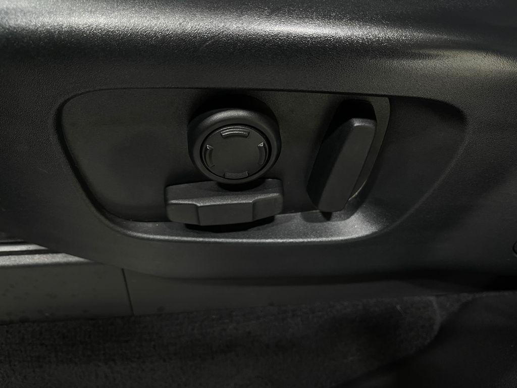 used 2020 Land Rover Discovery car, priced at $24,895