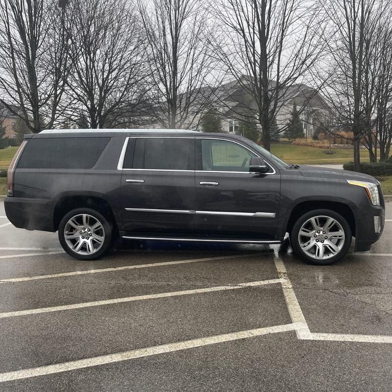 used 2016 Cadillac Escalade ESV car, priced at $27,750