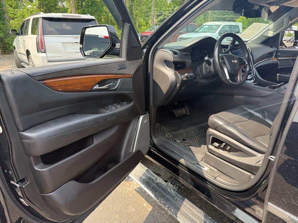 used 2019 Cadillac Escalade ESV car, priced at $33,000