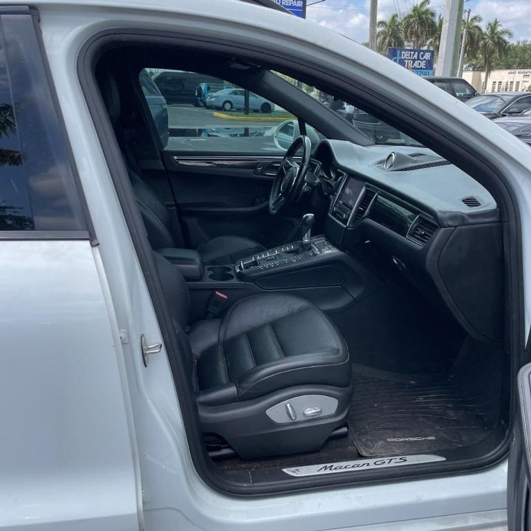 used 2018 Porsche Macan car, priced at $34,890
