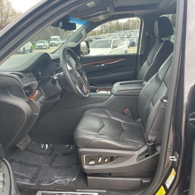 used 2017 Cadillac Escalade ESV car, priced at $31,264