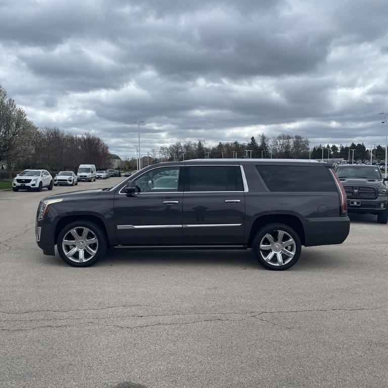 used 2017 Cadillac Escalade ESV car, priced at $31,264