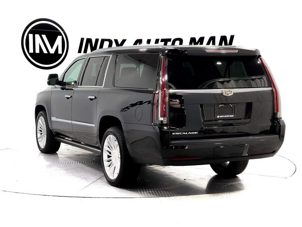 used 2017 Cadillac Escalade ESV car, priced at $30,690