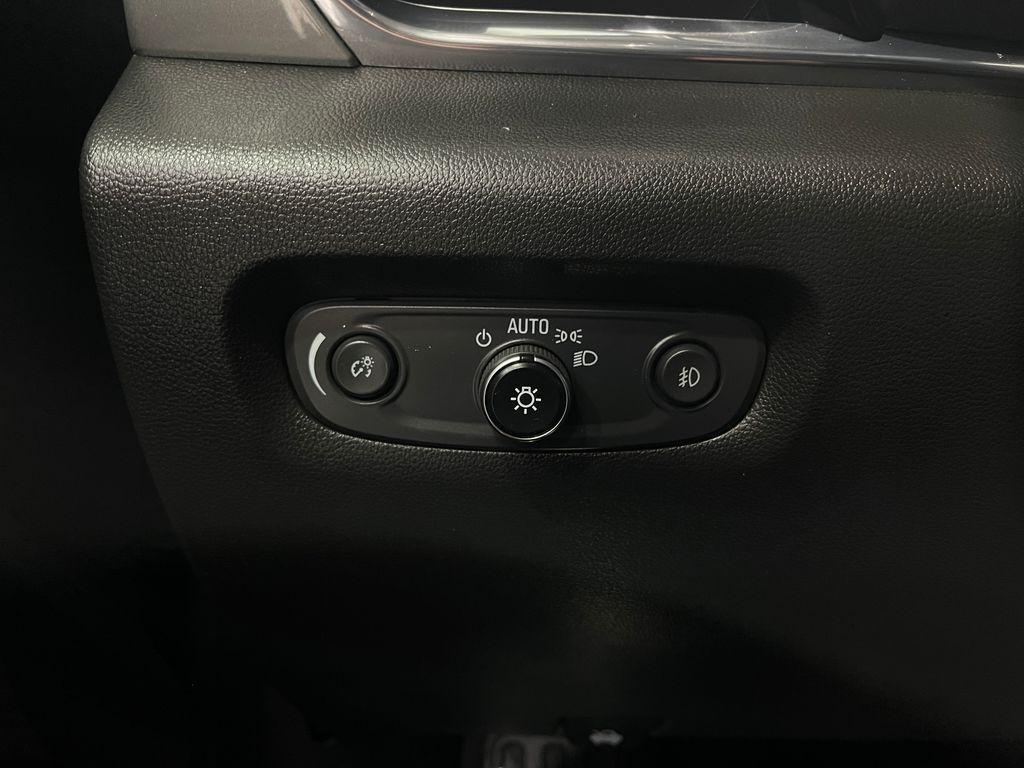 used 2021 Chevrolet Traverse car, priced at $24,495