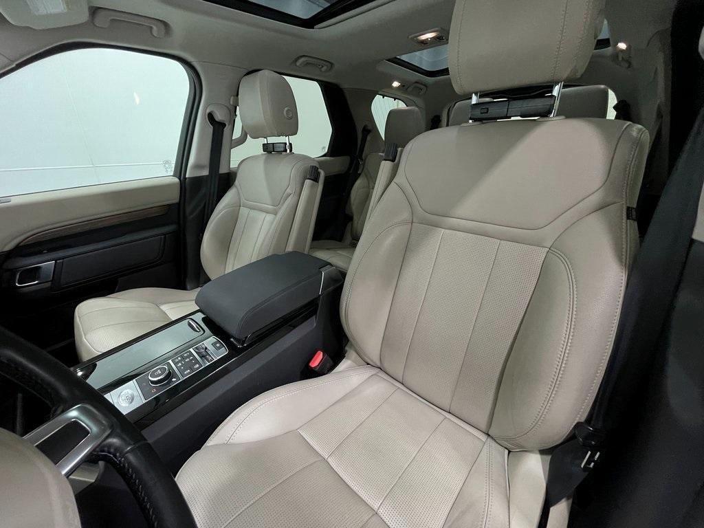 used 2018 Land Rover Discovery car, priced at $19,280