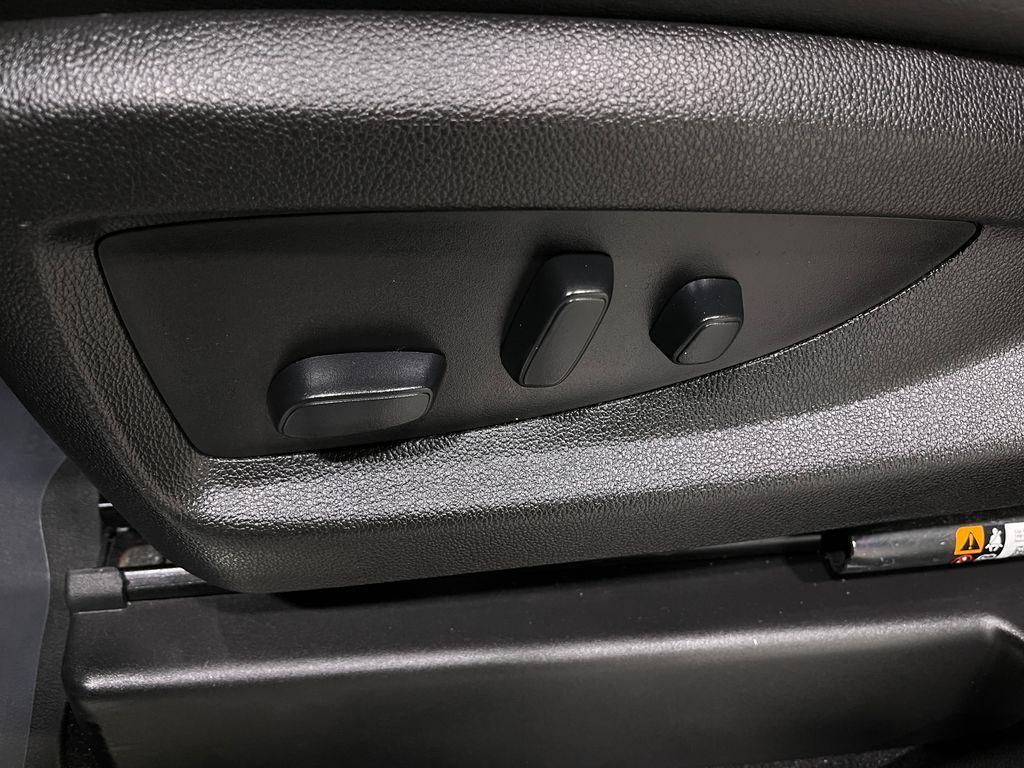 used 2019 GMC Yukon XL car, priced at $36,025