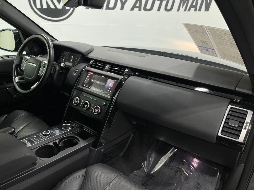 used 2018 Land Rover Discovery car, priced at $17,867