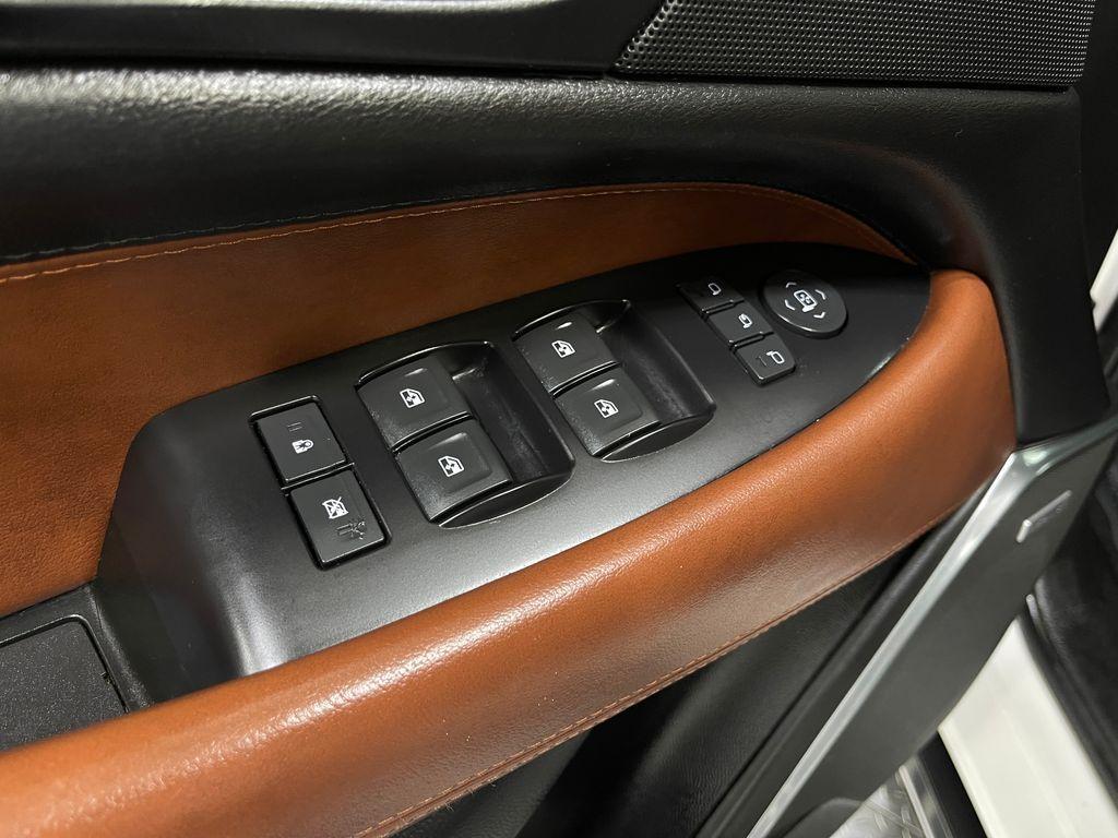 used 2019 Cadillac Escalade ESV car, priced at $34,300