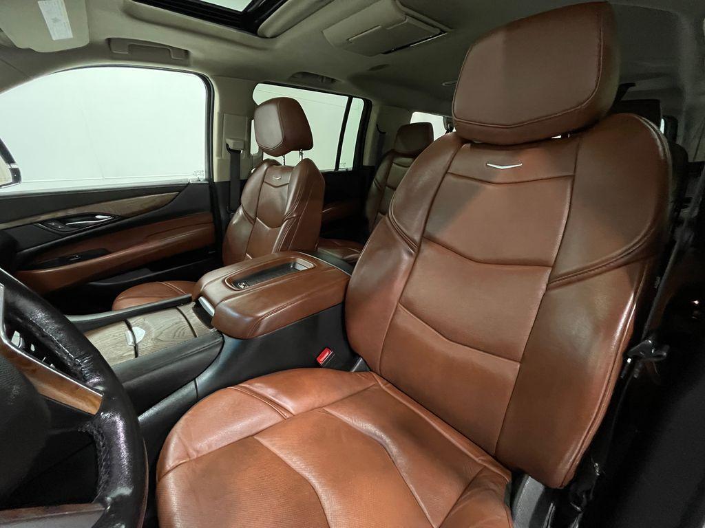 used 2019 Cadillac Escalade ESV car, priced at $34,300