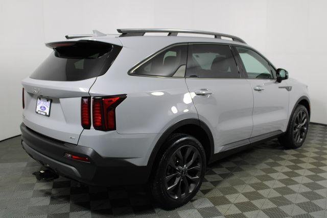used 2023 Kia Sorento car, priced at $30,900