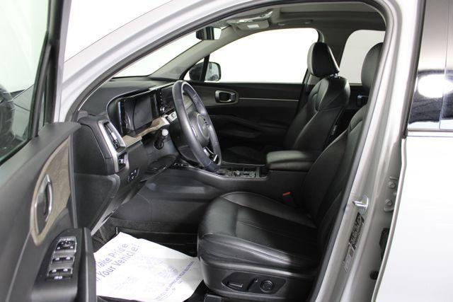 used 2023 Kia Sorento car, priced at $30,900