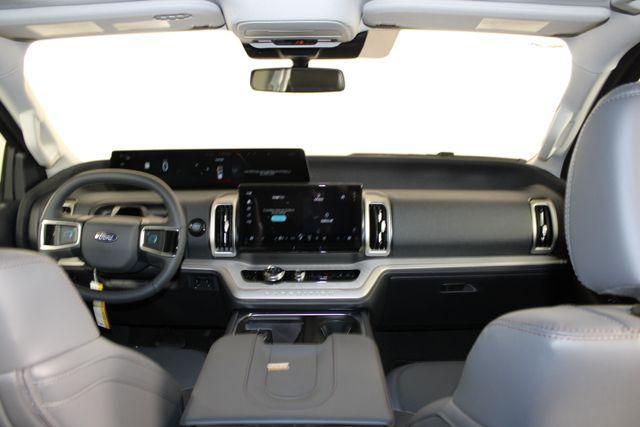 new 2025 Ford Expedition car, priced at $70,000
