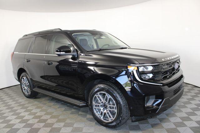 new 2025 Ford Expedition car, priced at $70,000