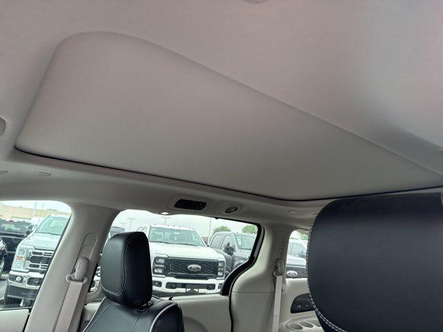 used 2022 Chrysler Pacifica car, priced at $34,000