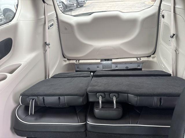 used 2022 Chrysler Pacifica car, priced at $34,000