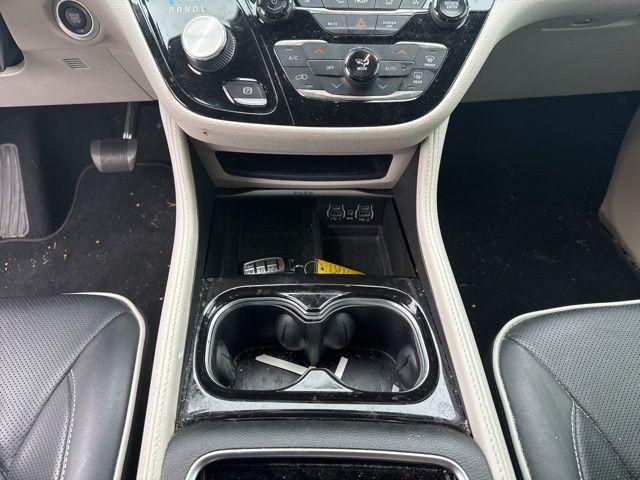 used 2022 Chrysler Pacifica car, priced at $34,000