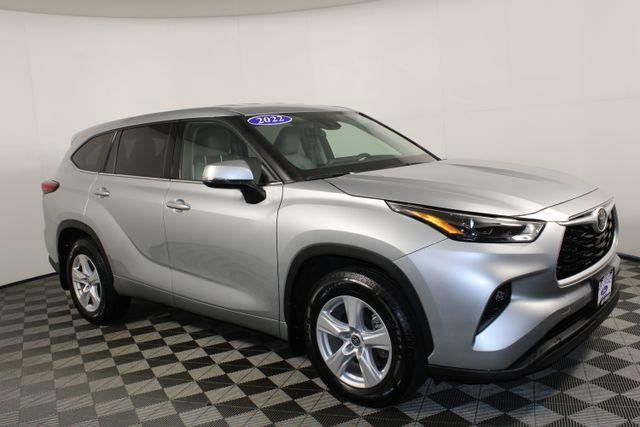 used 2022 Toyota Highlander car, priced at $32,000