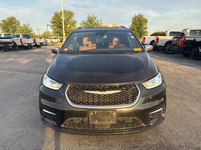 used 2021 Chrysler Pacifica Hybrid car, priced at $25,000
