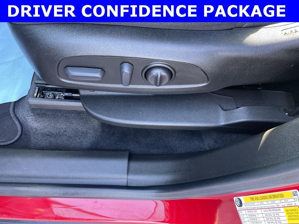 used 2023 Chevrolet Traverse car, priced at $33,777