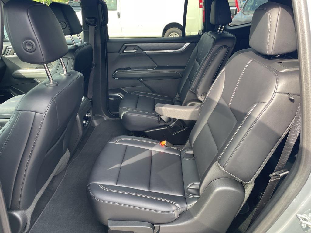 used 2024 GMC Acadia car