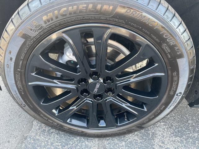 used 2023 GMC Acadia car, priced at $32,900