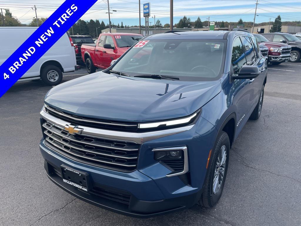 used 2025 Chevrolet Traverse car