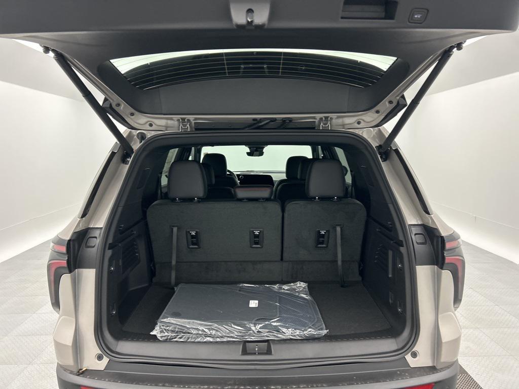 new 2026 Chevrolet Traverse car, priced at $55,629