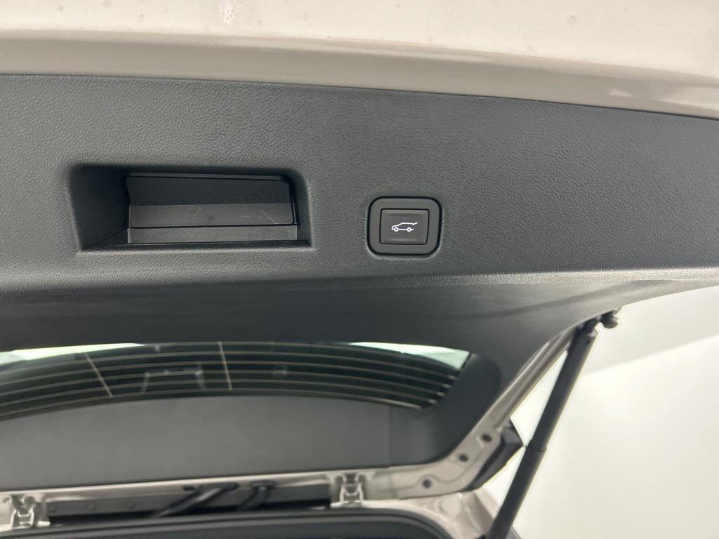 new 2026 Chevrolet Traverse car, priced at $55,629