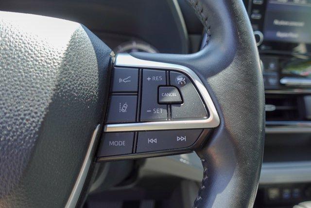 used 2022 Toyota Highlander car, priced at $32,988
