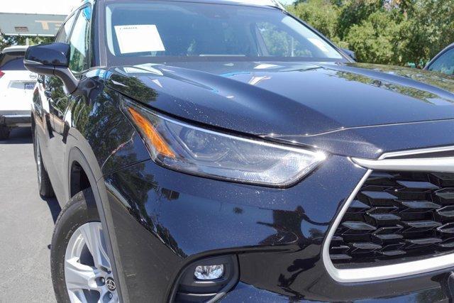 used 2022 Toyota Highlander car, priced at $32,988