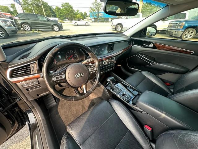 used 2017 Kia Cadenza car