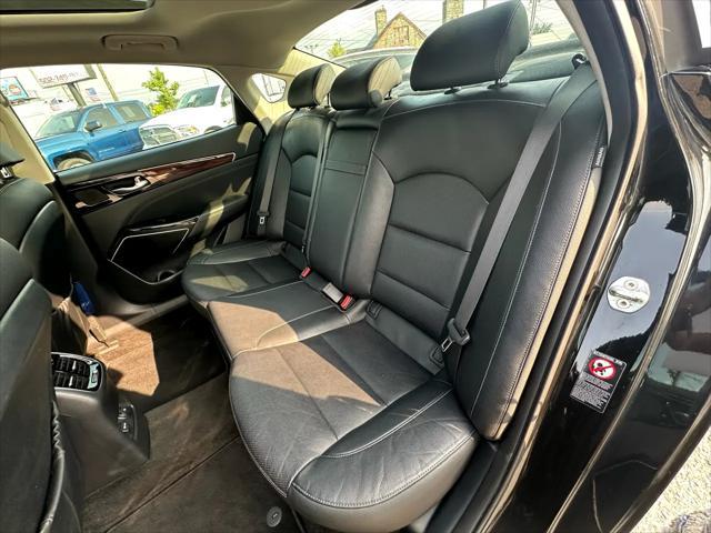 used 2017 Kia Cadenza car