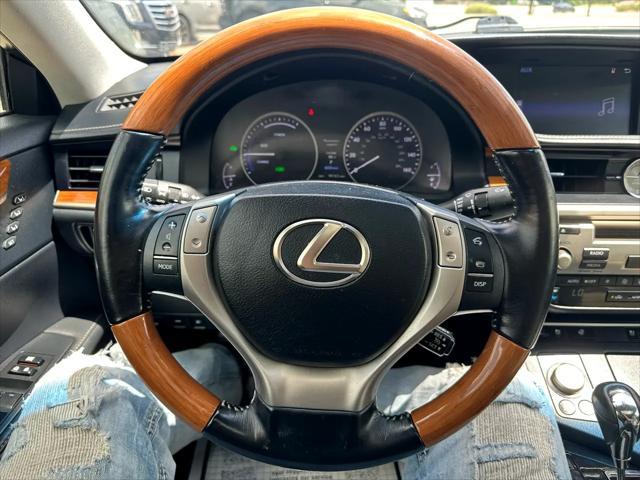 used 2015 Lexus ES 300h car