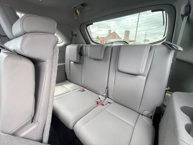 used 2015 Toyota Highlander car, priced at $18,999