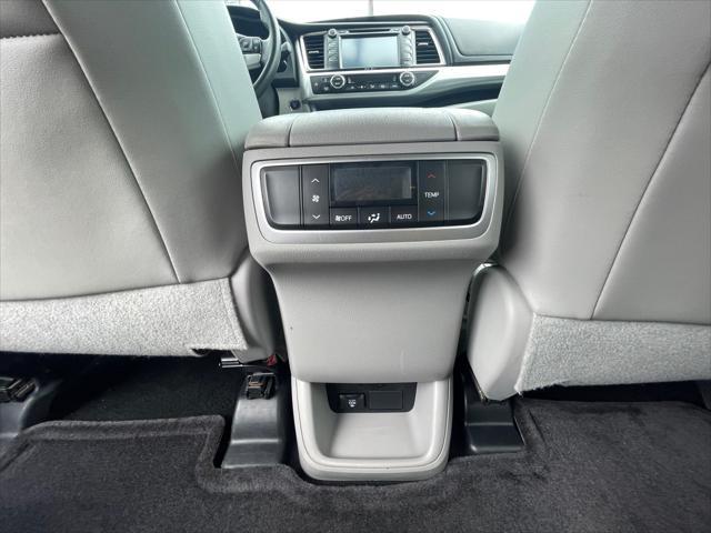 used 2015 Toyota Highlander car, priced at $18,999